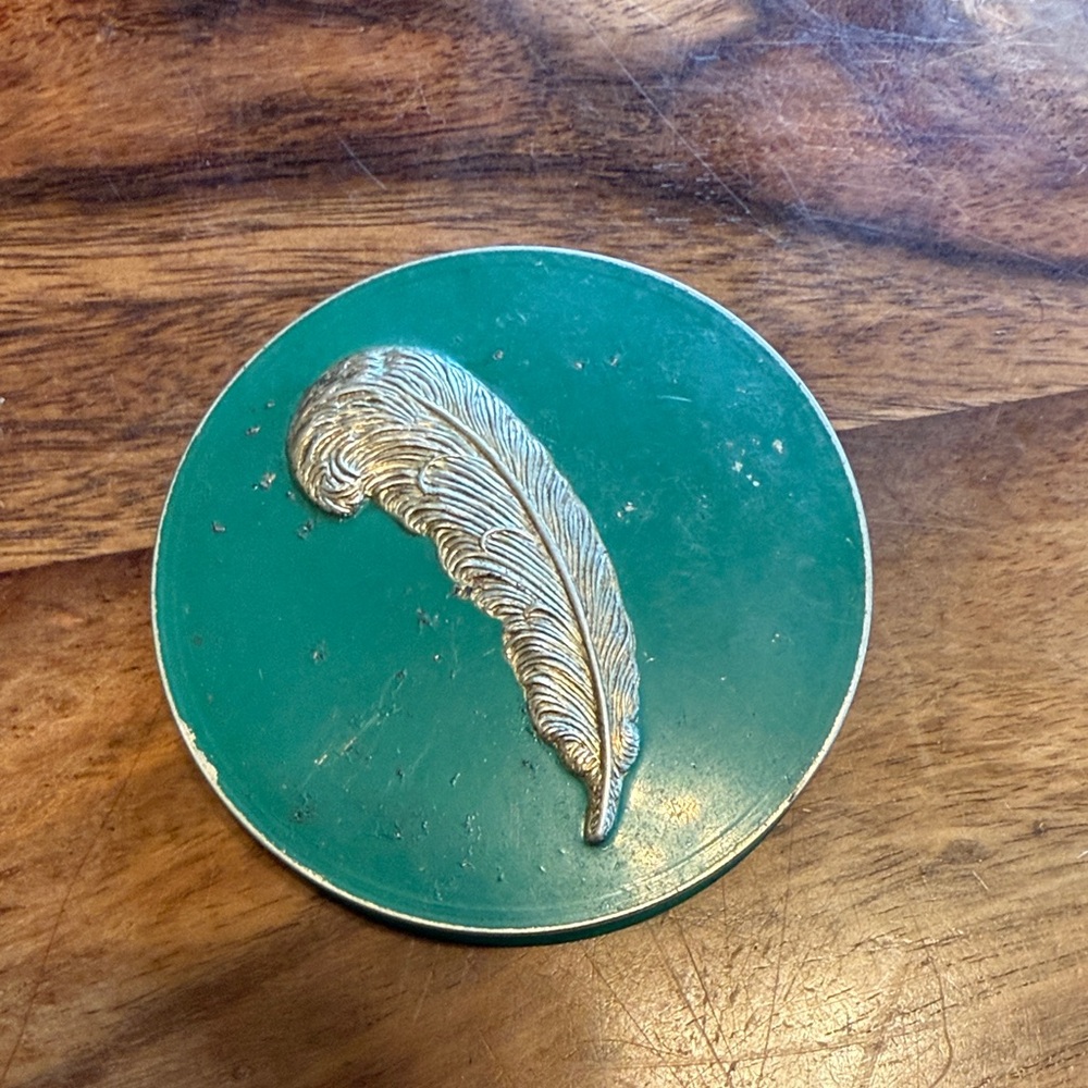 Antique Elegant Green and Silver Feather Makeup Powder Compact